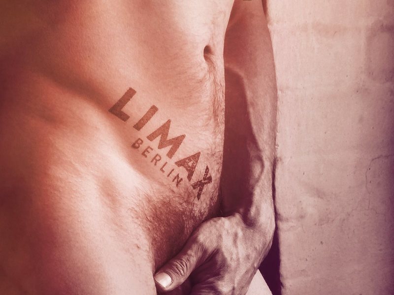 LIMAX: Great Naked Dance Party in Berlin